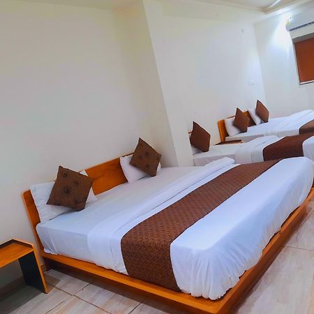 Hotel Nova Pride Rajkot Esterno foto