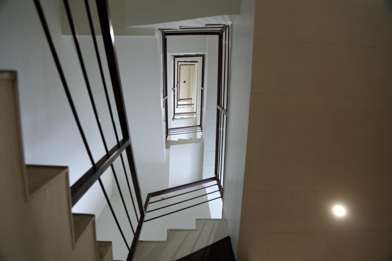 Hotel Nova Pride Rajkot Esterno foto