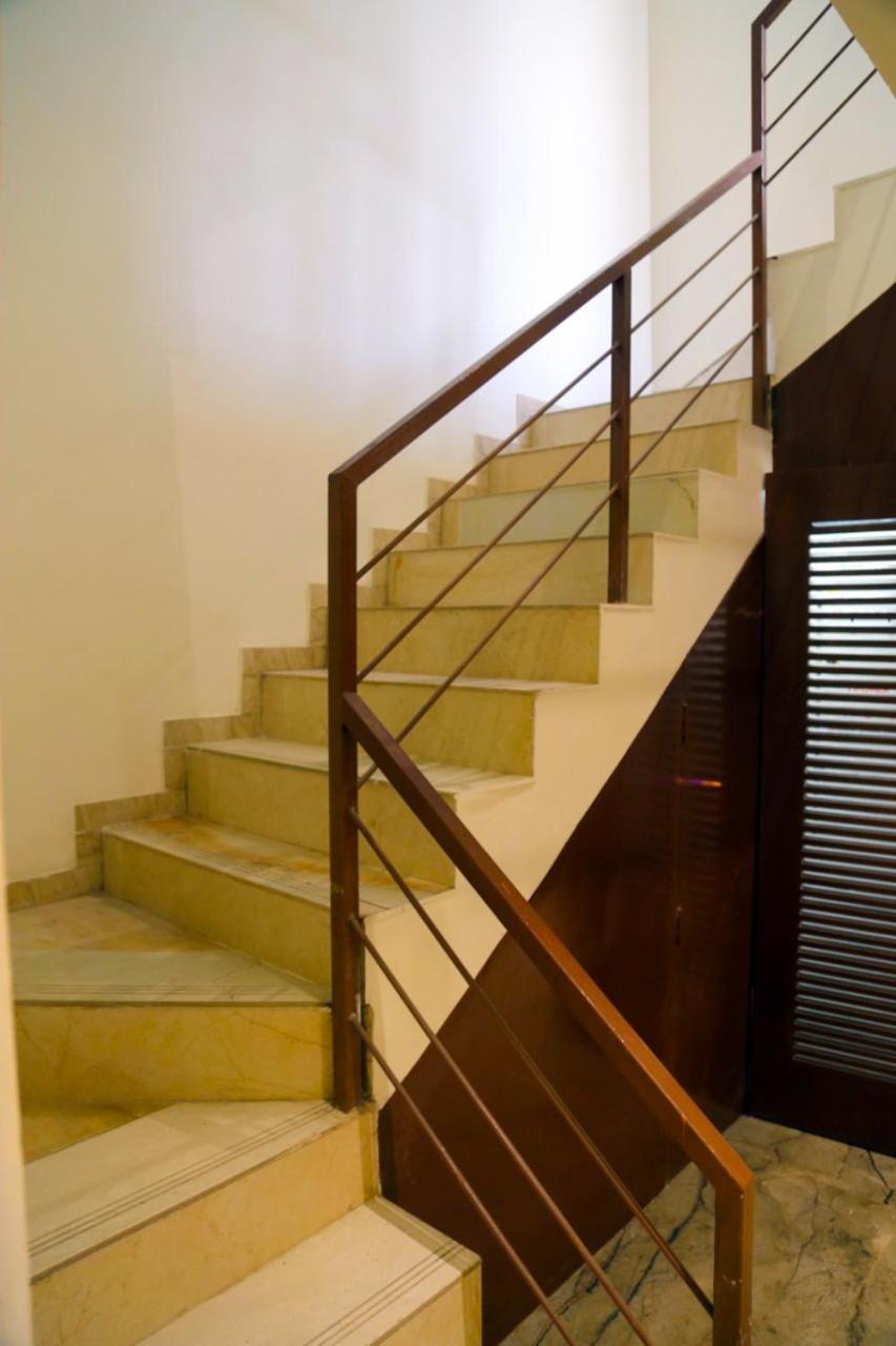 Hotel Nova Pride Rajkot Esterno foto